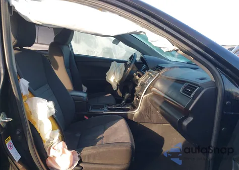 2016 Toyota Camry Le z USA, uszkodzony, nr VIN 4T4BF1FKXGR550543